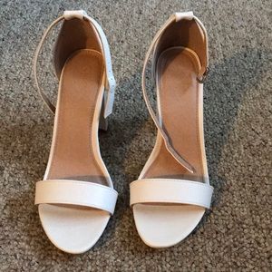 🔴 Buy one get one 50%   White Heels!